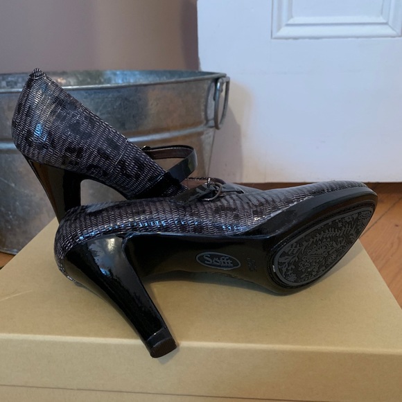 Soffe Shoes - Picture 4 of 4